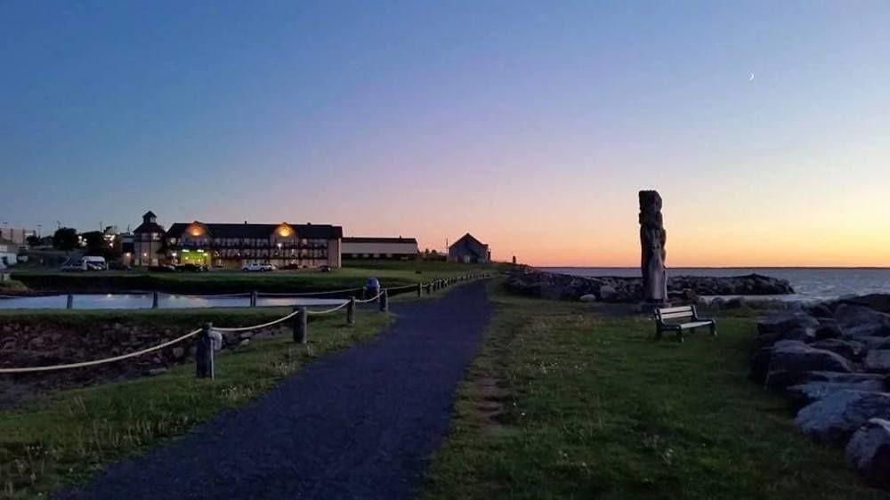 Super 8 By Wyndham Caraquet Hotel Екстериор снимка