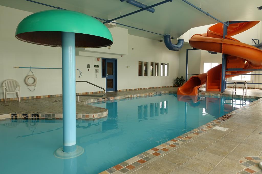Super 8 By Wyndham Caraquet Hotel Екстериор снимка